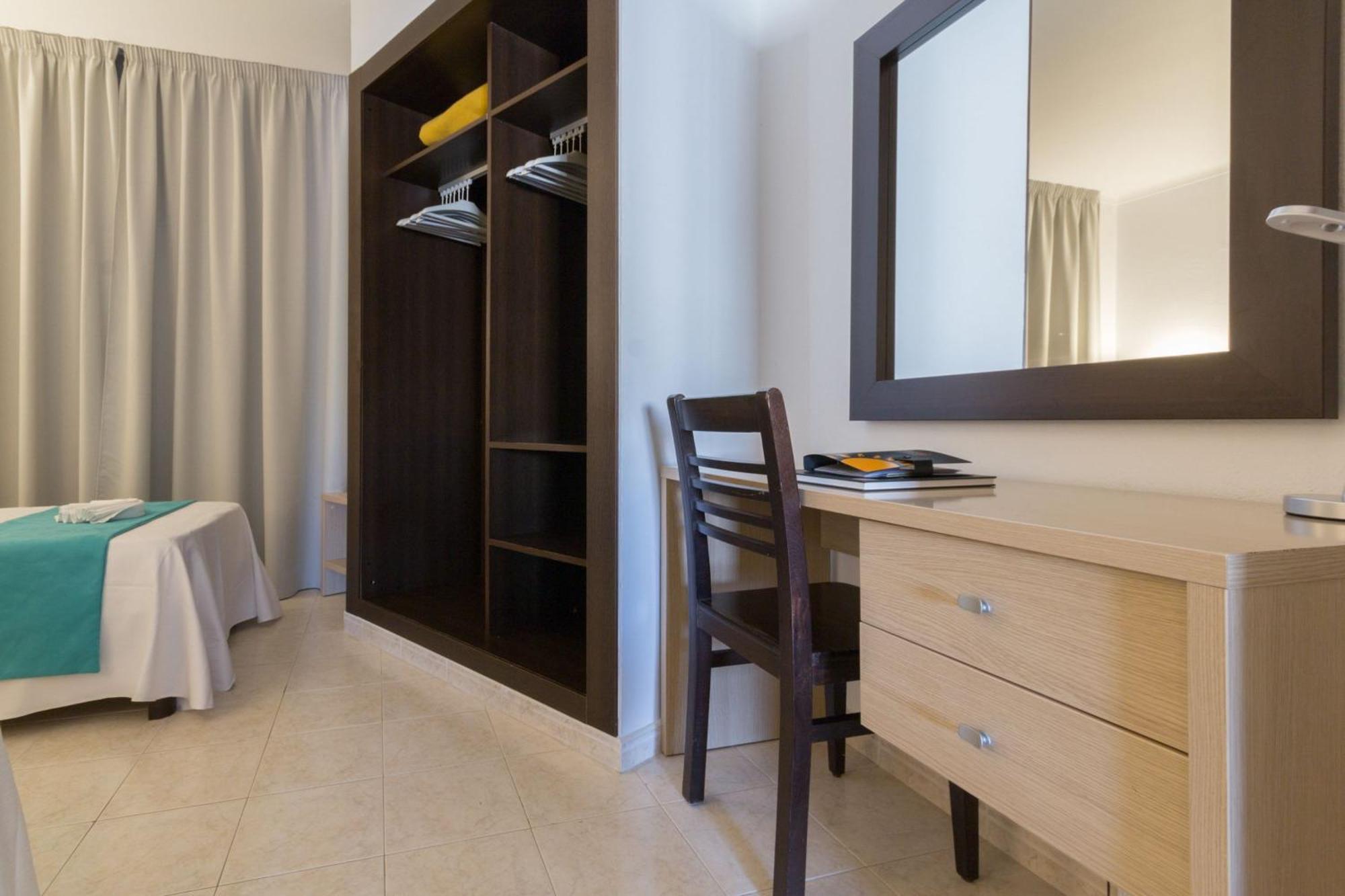 Hotel Orosol By Typic Hotels Sant Antoni de Portmany Dış mekan fotoğraf